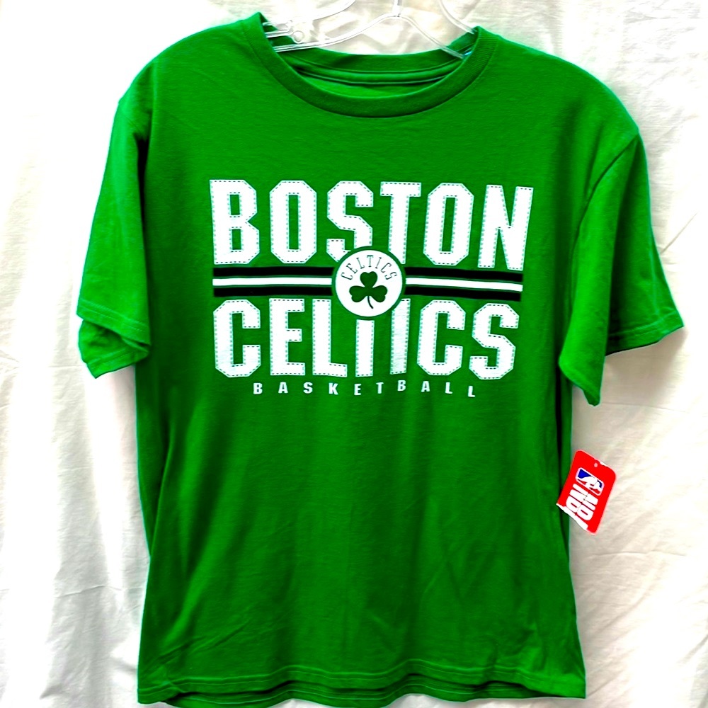 NEW!!! Team athletic Boston Celtic tee kids sz 14/16